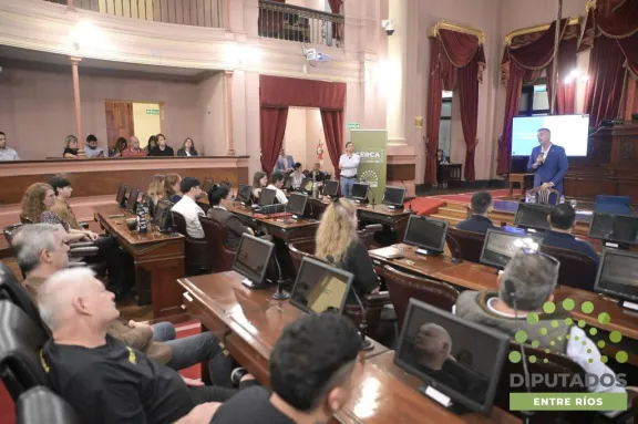 Culminó el ciclo de capacitación sobre <b>Inteligencia Artificial</b> en Diputados - APFDigital thumbnail