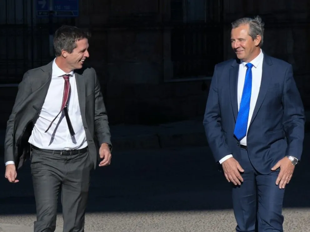 Cresto y Bahl durante el 50° Aniversario de la Universidad Nacional de Entre Ríos. Foto: Twitter @EnriqueCresto