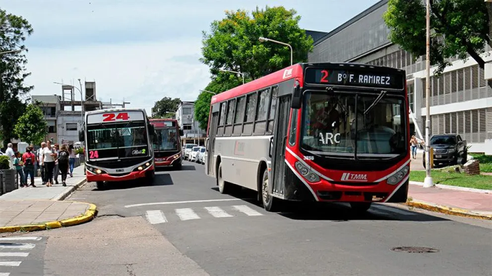 El transporte público de pasajeros adhirió al paro APFDigital