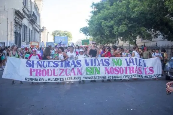 8M: el 64% de las personas con menores ingresos en la Argentina son mujeres