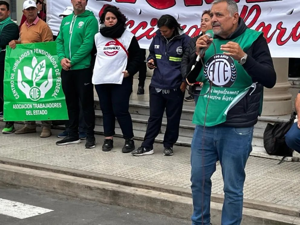 Muntes calificó como “caraduras” a los diputados que votaron en contra