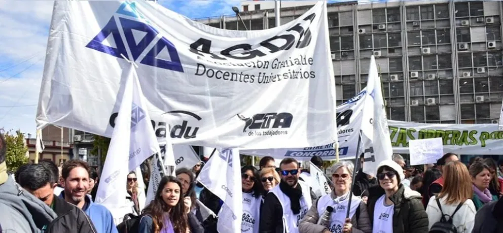 Docentes universitarios entrerrianos anuncian paro de 48 horas para la ...