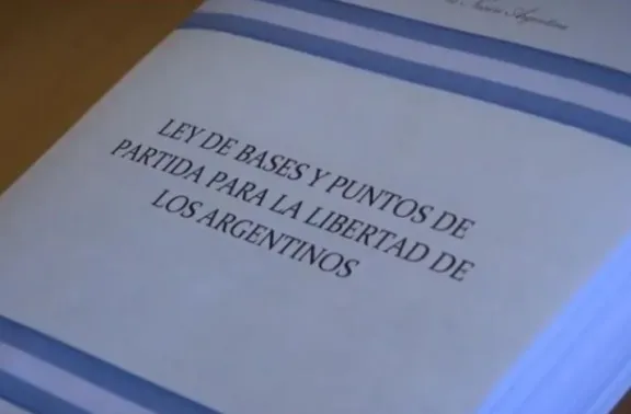 Tras La Destitución De Kueider, La Oposición Pedirá Anular La Ley Bases ...