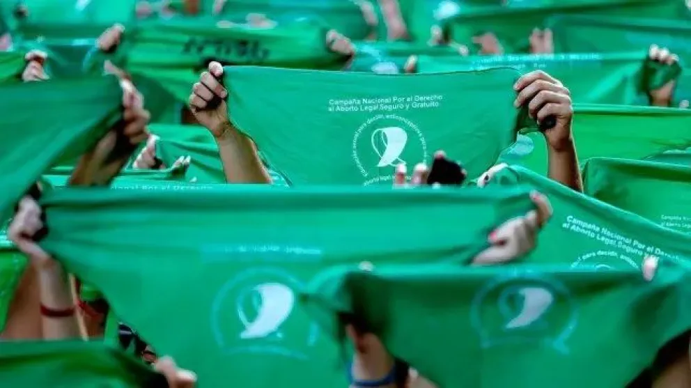 Paraná: Convocan a un pañuelazo en defensa de la Ley de Interrupción ...