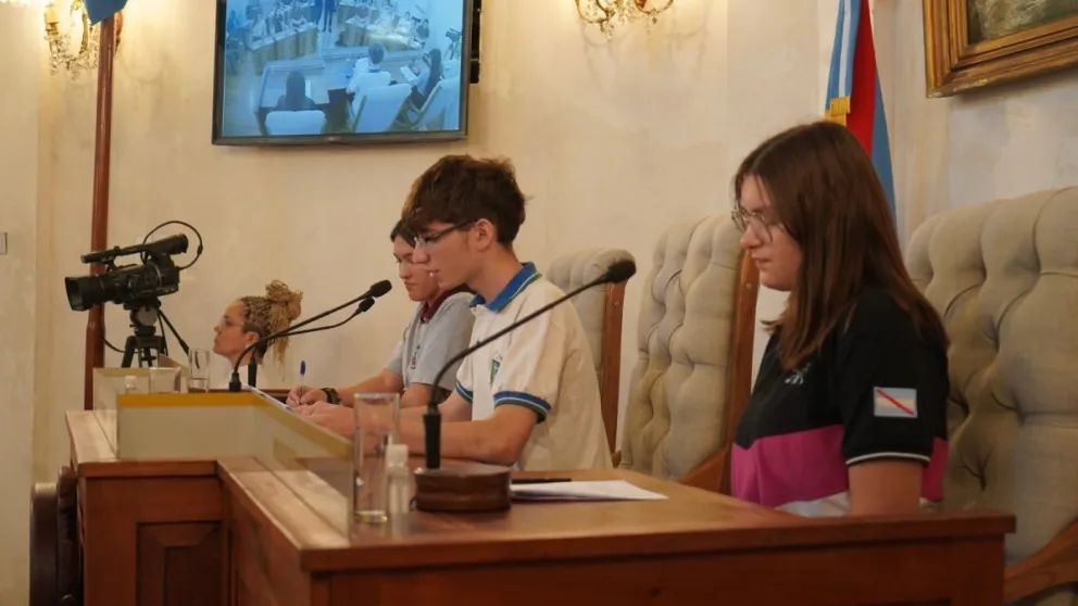 Foto de la última sesión del Concejo Deliberante Estudiantil del 2024