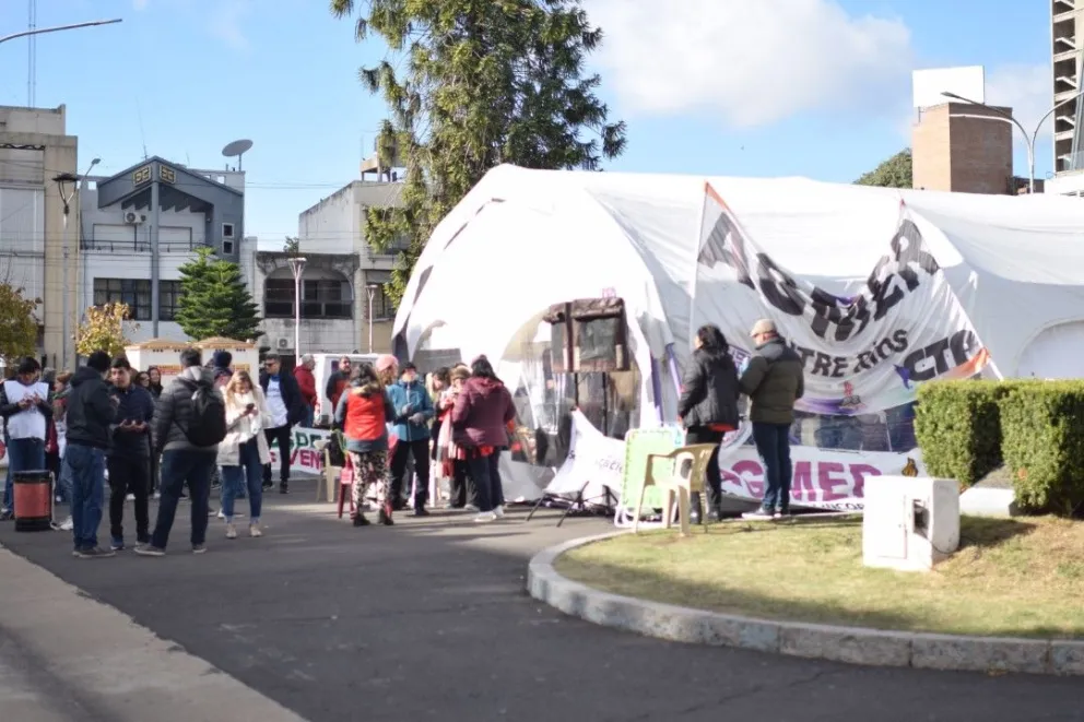 Plenario de Agmer en la seccional Paraná. Foto de Agmer