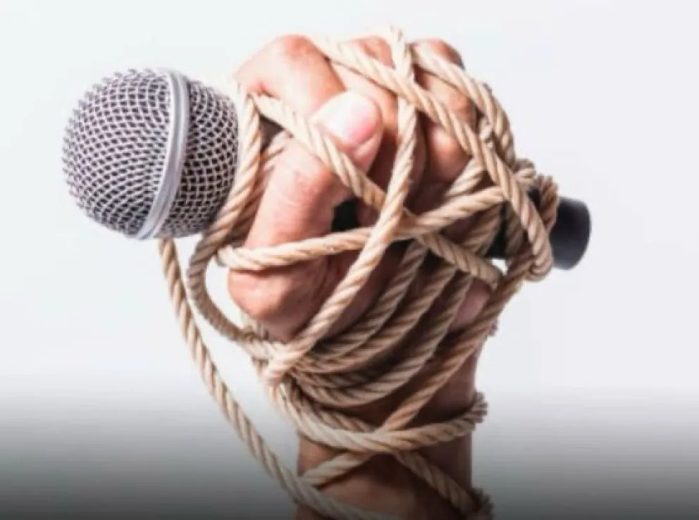 Hoy los profesionales de la antidemocracia (o los ingenieros del caos) se sienten envalentonados para arremeter contra la prensa.