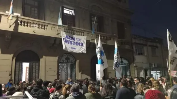 El PJ Paraná convoca a escuchar a Axel Kicillof on line este jueves y espera que defina su pre candidatura
