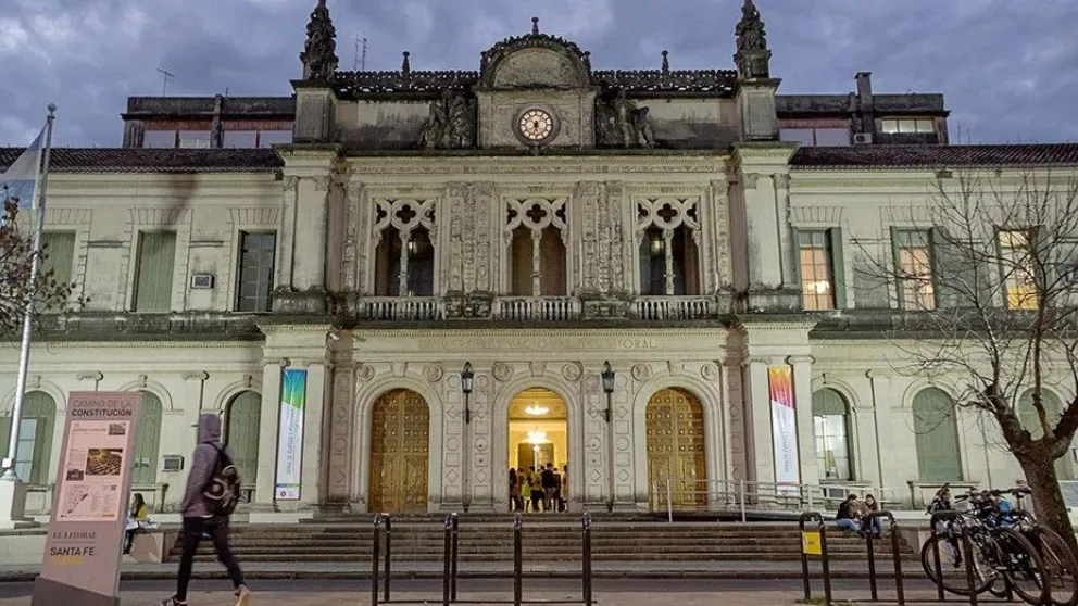 “Formar recursos humanos para la docencia y la investigación es una tarea que lleva muchos años por lo que estos números nos duelen y nos preocupan”, dijo sobre los datos el rector Mammarella. 