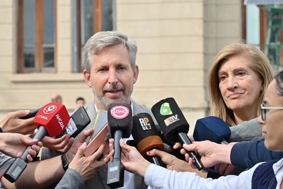 El Gobernador y sus funcionarios fueron a la Casa de la Ciudad a dialogar con la Intendenta