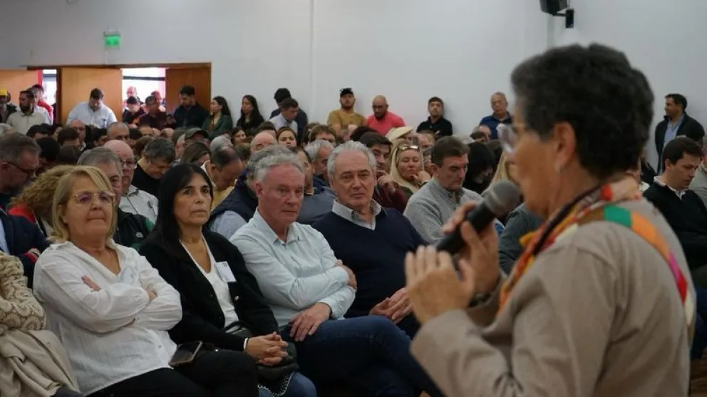 Alicia Oviedo, Presidenta de la UCR, y el candidato a diputado Darío Schneider