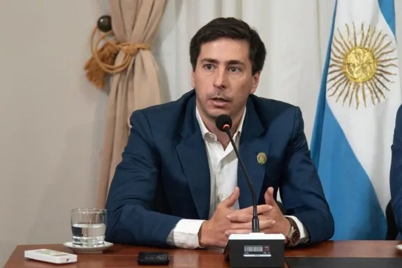 Colello calificó de "extrema gravedad institucional" el hallazgo de cámaras ocultas en oficinas del gobernador y la Secretaría General