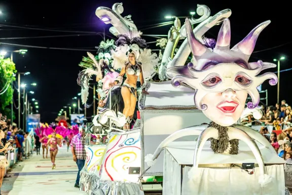 El Carnaval uruguayense ya tiene su grilla y este lunes inicia la venta de anticipadas