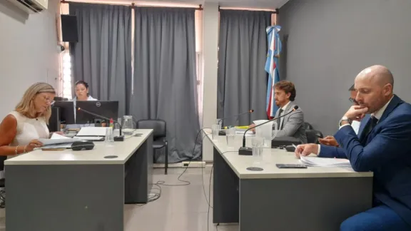 Chats entre acusados de percibir adicionales indebidos en la Policía complicarían a superiores de la fuerza