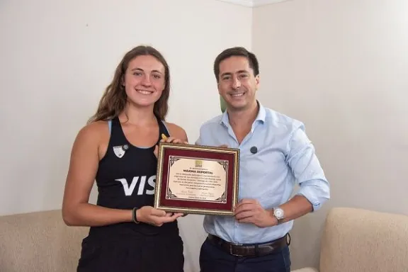 Brindan reconocimiento a la entrerriana que se luce en el hockey argentino