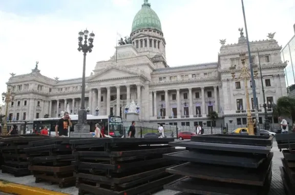 Senado: el oficialismo consiguió quórum y ya debate la reforma laboral