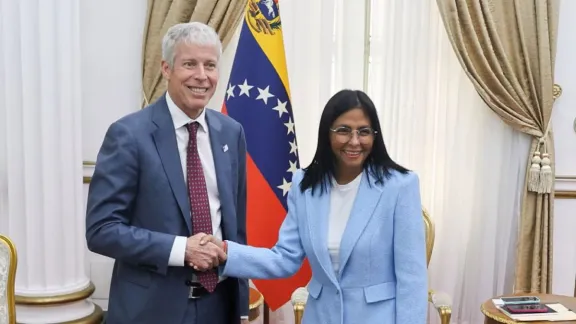 La presidenta de Venezuela recibió al secretario de Energía de EE.UU. para avanzar con la reforma petrolera