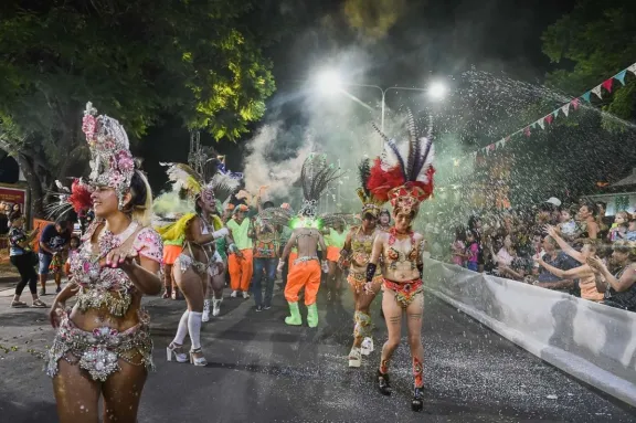 Paraná vivirá un fin de semana largo de Carnaval con propuestas para toda la familia
