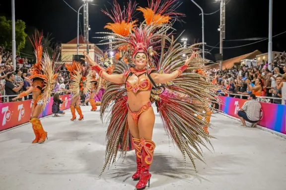 El Carnaval del País contó con más de 19 mil espectadores en su novena noche