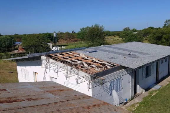 Realizan obras de saneamiento y mejoras edilicias en escuela rural de Villaguay