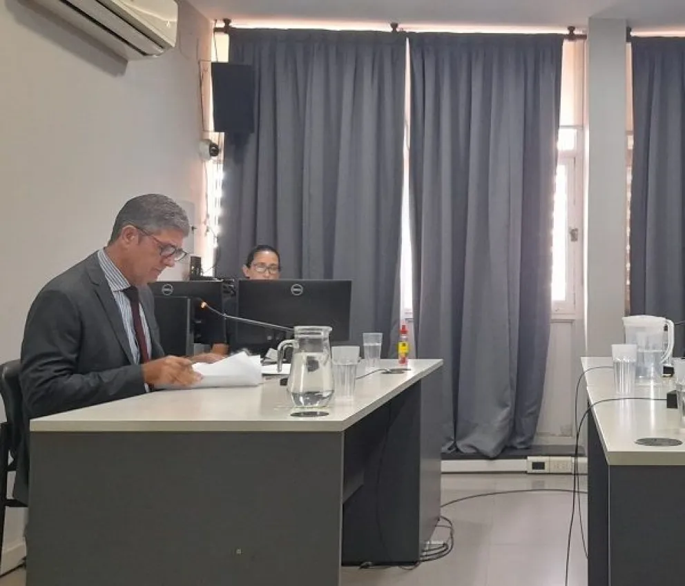 El jJuez de Garantías Julián Vergara dictó prohibió cualquier acto administrativo contra los denunciantes. (Foto APFDigital)