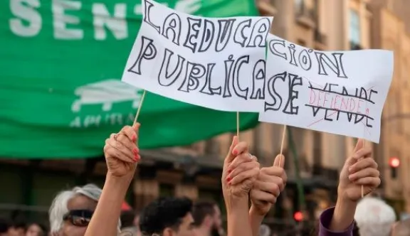 Una renuncia docente cada dos días y hospitales sin fondos: las claves del reclamo de la marcha universitaria