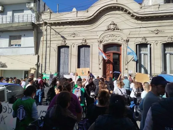 Burgos apuntó contra el pacto entre Frigerio y UPCN que vuelve a destruir los salarios