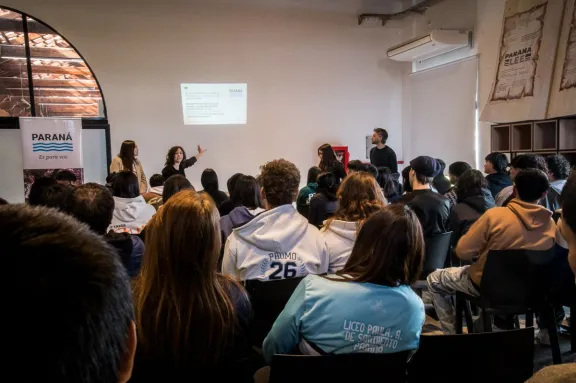 Más de 100 estudiantes secundarios de Paraná participan del concurso El Lore de Tu Barrio