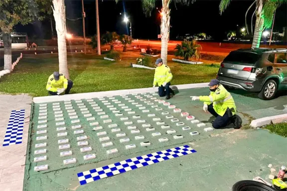 La Policía de Entre Ríos secuestro más de 100 celulares ocultos en un vehículo