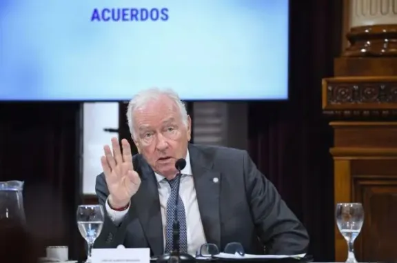 El Senado prorrogó en su cargo al juez Mahiques, con el apoyo de la mitad del peronismo