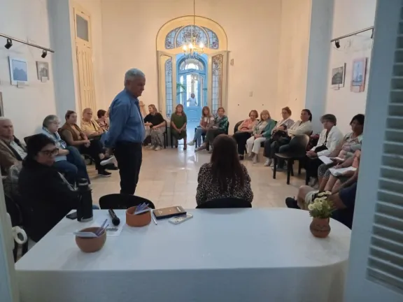 Invitan a participar en Uader Paraná de una mesa de diálogos sobre la situación de los adultos mayores