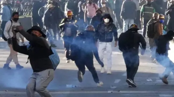 Protestas en Bolivia: EEUU acusó a seguidores de Evo Morales de impulsar acciones para "desestabilizar" al gobierno de Rodrigo Paz