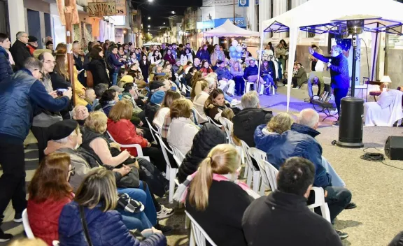 Concepción del Uruguay: libros, música y autores: masiva convocatoria en "La Noche de las Librerías"