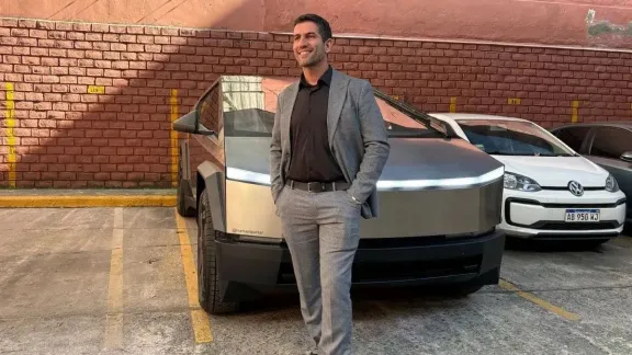 Causa diputado del Tesla: Los 19 autos de lujo que incautó la Justicia tras la denuncia a una concesionaria