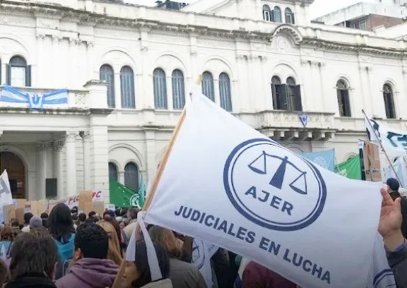 Estado de alerta y movilización: Judiciales resolvieron trabajar a reglamento