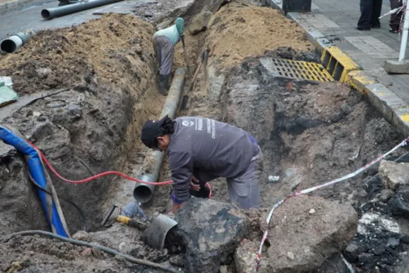 Paraná: Trabajos de enlaces para optimizar el servicio de agua potable