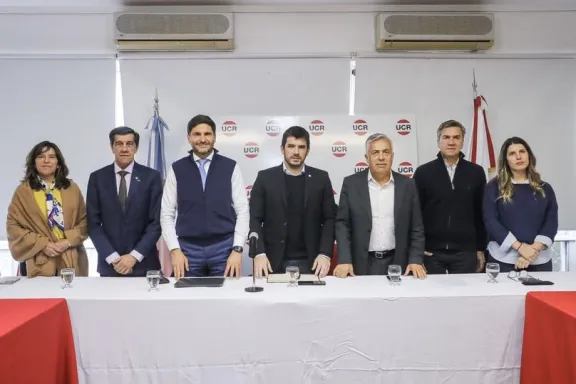 Gobernadores radicales se reunieron en el Comité Nacional y comienza la carrera a 2027