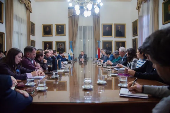 Reunión de Gabinete: Destacan que la provincia impulsa medidas para agilizar trámites y transparentar procesos