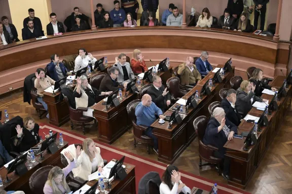 Diputados aprobó el Régimen de Compre Provincial en medio de críticas por la delegación de facultades al Ejecutivo