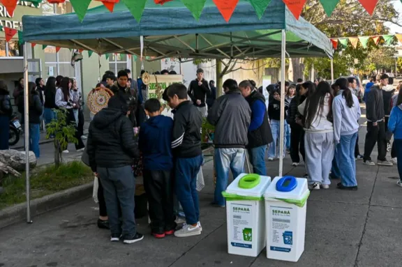 Alumnos de la escuela Olegario Víctor Andrade de Paraná participaron de una jornada de EcoCanje