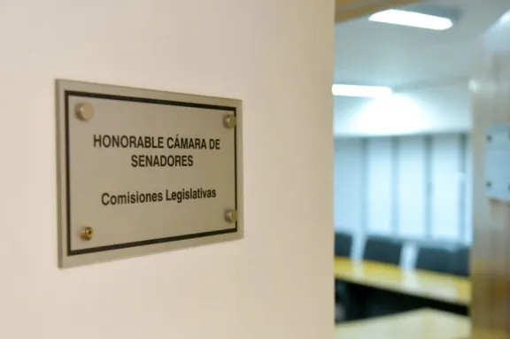 La próxima semana el Senado debatirá en comisiones deuda, transparencia y consorcios camineros