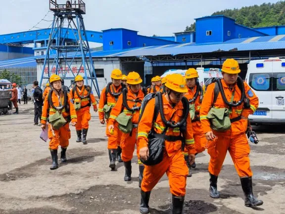 China: explosión en una mina de carbón deja 82 muertos y dos desaparecidos