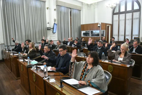 El proyecto de reforma jubilatoria tomó estado parlamentario en el Senado en medio de un clima de fuertes protestas