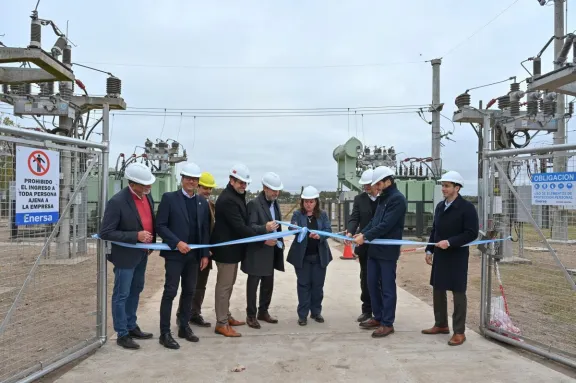 Los gobernadores de Entre Ríos y Santa Fe inauguraron una nueva subestación de energía en General Ramírez