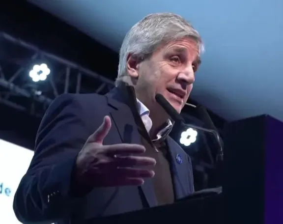 Luis Caputo: "Será un 2027 atípico, la economía se va a llevar puesta a la política y el Presidente ganará cómodamente"