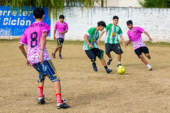 El Municipio de Paraná impulsa la integración comunitaria a través del deporte en la zona Oeste