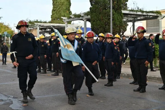 Davico anunció un proyecto de retribución mensual para acompañar a Bomberos Voluntarios