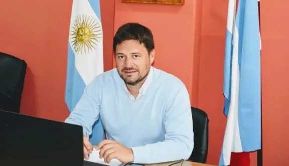 Vales cruzó a Zoff: Cumplir con la ley no es improvisación, es una obligación del Estado