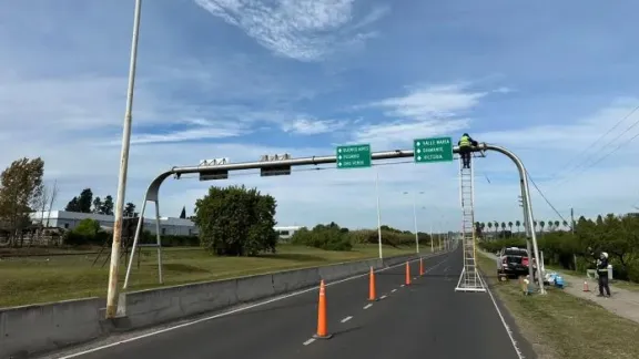 Instalan cámaras entre Paraná y Oro Verde para detectar el uso del celular al volante y la falta de cinturón