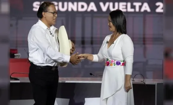 Elecciones Perú: con el 98% escrutado, Keiko Fujimori lidera por apenas 1.300 votos